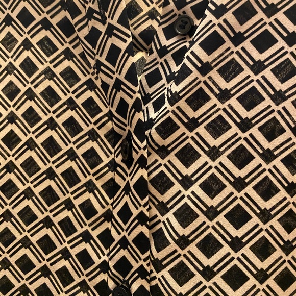 Button down - Picture 3 of 7